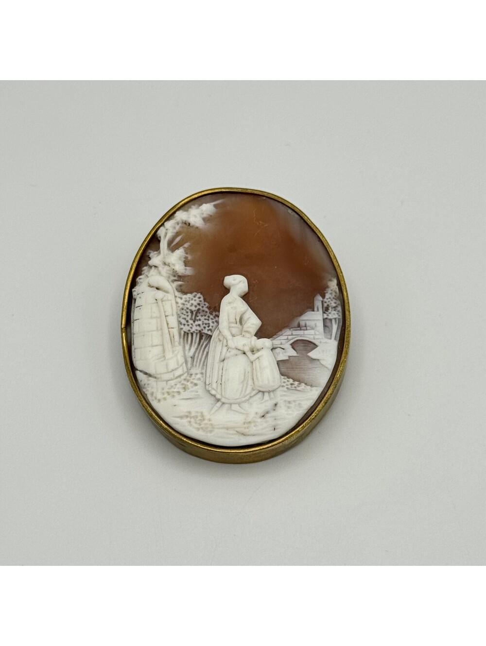 Rebecca At the Well Shell Gilt Cameo